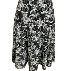 LulaRoe Azure Black And White Rose Skirt Size Medium NWT